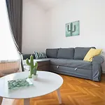 Oberiter Apartments - Center Of Zagreb, Fast Wifi, Ac, Kitchen, Parking