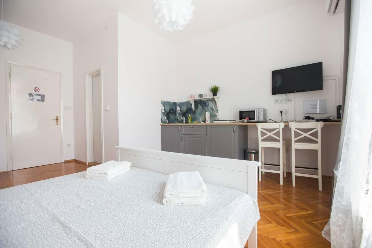 Oberiter - Center Of Zagreb, Fast Wifi, Ac, Kitchen, Parking